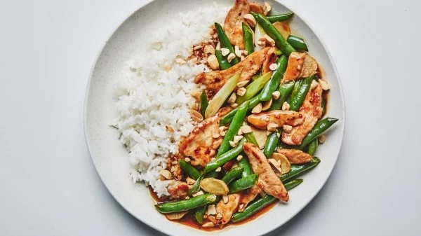 Chicken and Green Bean Stir-Fry #recipe #dinner