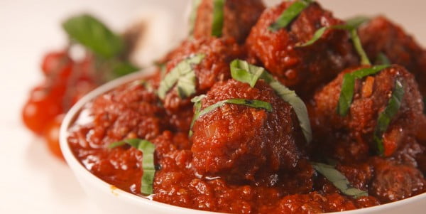 Slow Cooker Paleo Meatballs #recipe #dinner