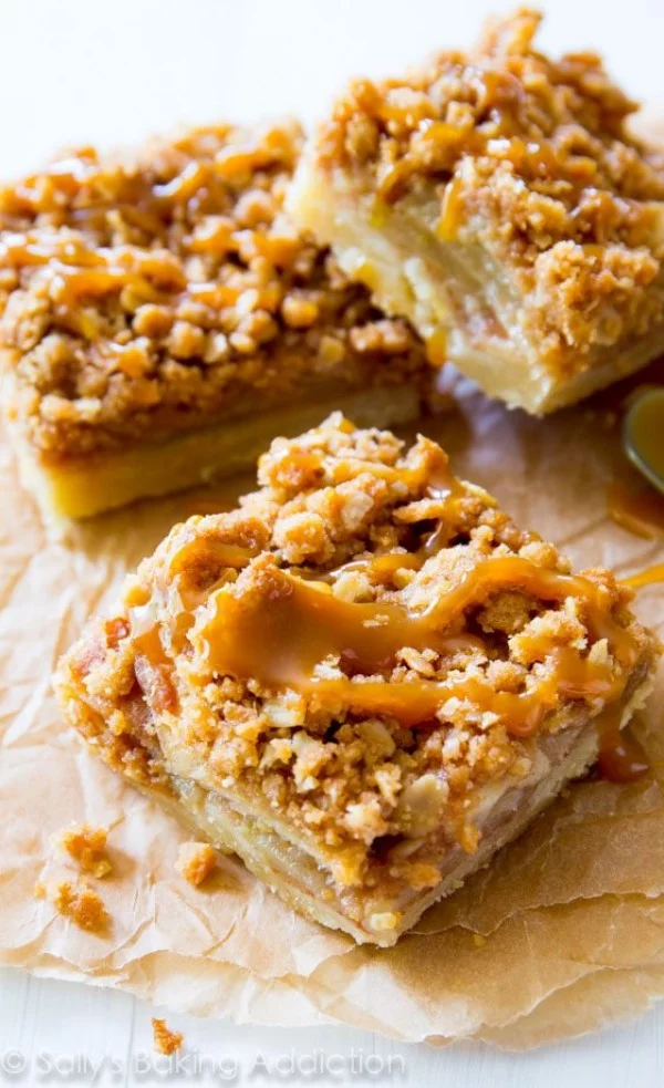 Salted Caramel Apple Pie Bars. #dessert #appleplie #recipe