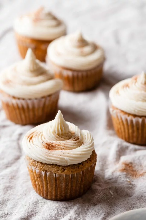 Surprise Apple Pie Cupcakes #dessert #appleplie #recipe