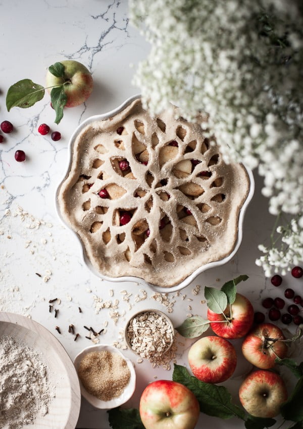 Spiced Cranberry Apple Pie + Oat Crust & Orange Custard Sauce #dessert #appleplie #recipe