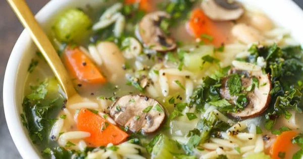 Detox Chicken Soup #chicken #soup #dinner #recipe