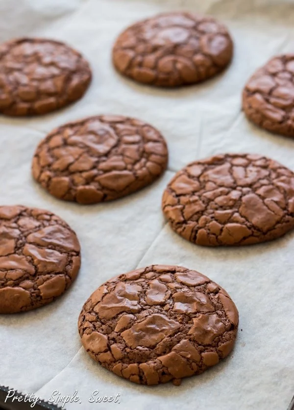 The Best Fudgy Chocolate Cookies #dessert #chocolate #cookies