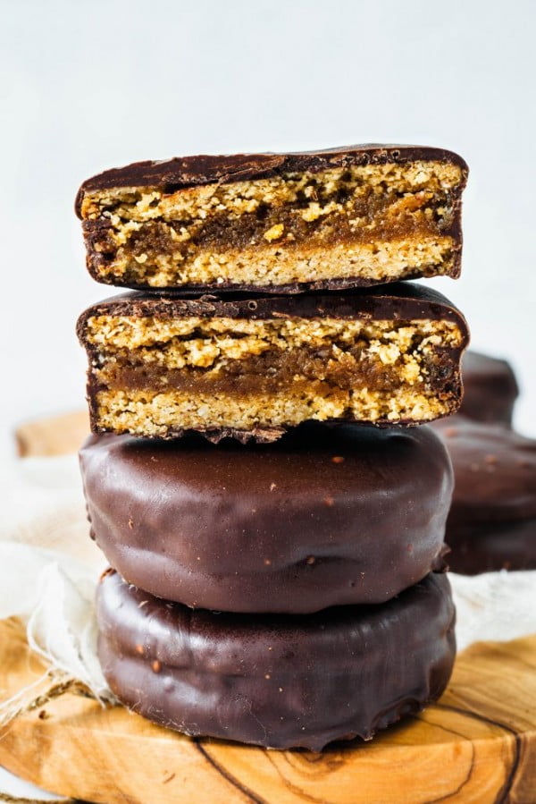 Vegan Cookie Sandwiches #dessert #chocolate #cookies