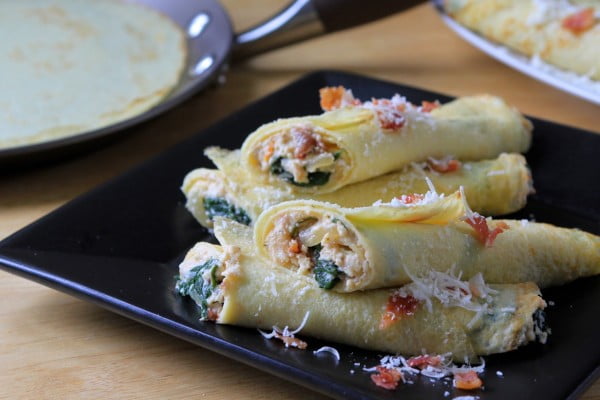 Savory Spinach, Ricotta and Bacon Crêpes #crepes #recipe #dinner