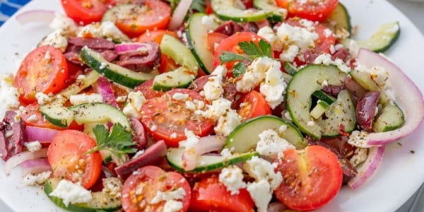 This Greek Salad Will Make You Feel Like A Goddess #recipe #salad #healthy