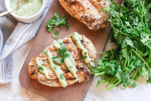 Healthy Cilantro Avocado Cream Sauce Chicken #lowcalorie #recipe #dinner