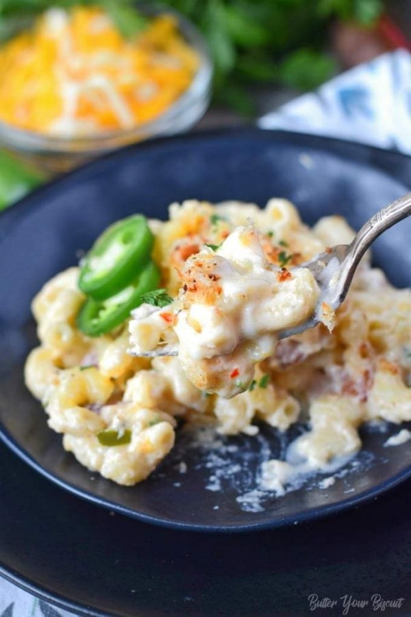 Bacon Jalapeño Mac n Cheese- Butter Your Biscuit #macncheese #dinner #recipe