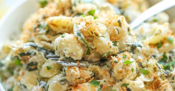 Spinach and Artichoke Mac and Cheese #macncheese #dinner #recipe
