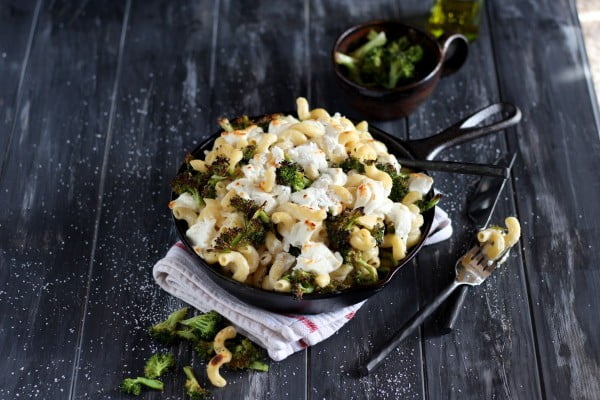 Baked Goat Cheese Mac and Cheese + Roasted Broccoli #macncheese #dinner #recipe