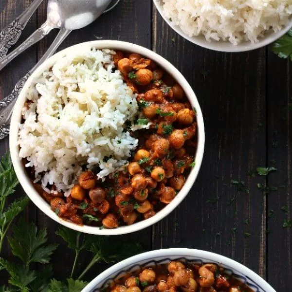 Slow Cooker Chickpea Curry Recipe #meatless #dinner #recipe