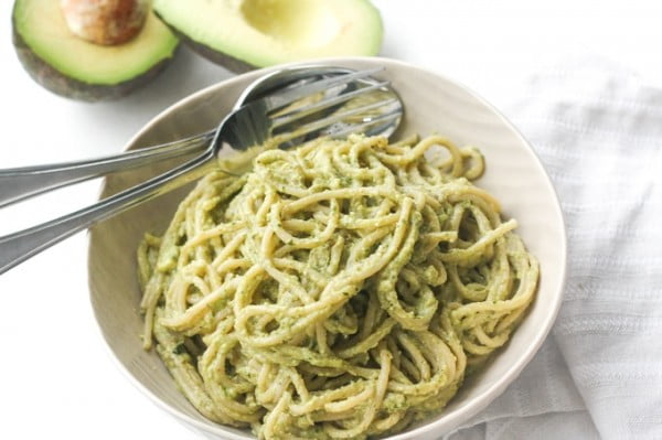 Creamy Avocado Basil Pesto Spaghetti #pasta #dinner #recipe