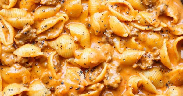 Creamy Beef and Shells #pasta #dinner #recipe