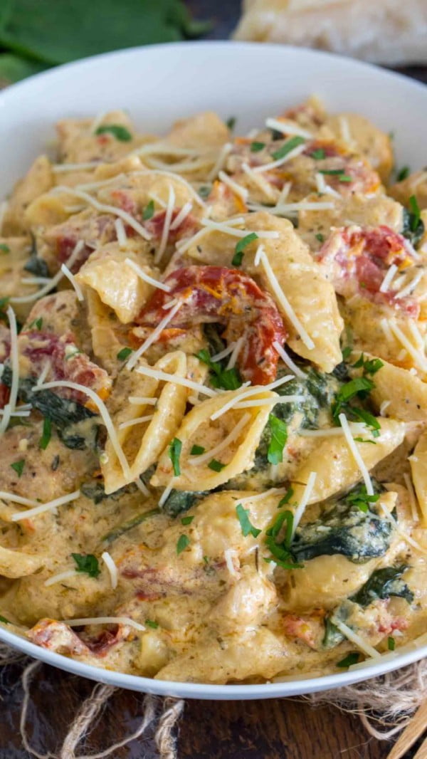 Instant Pot Tuscan Chicken Pasta (VIDEO) #pasta #dinner #recipe