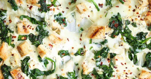 Roasted Garlic, Chicken and Spinach White Pizza #pizza #dinner #recipe