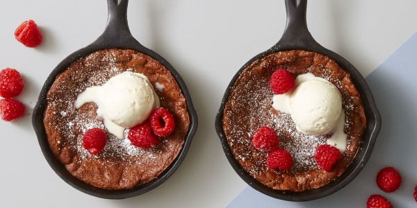 Molten Chocolate Skillet Brownies #romantic #recipe #dessert