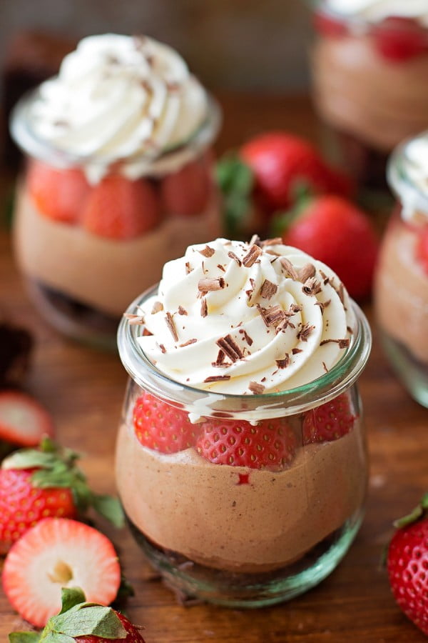 No-Bake Strawberry Nutella Cheesecakes #romantic #recipe #dessert