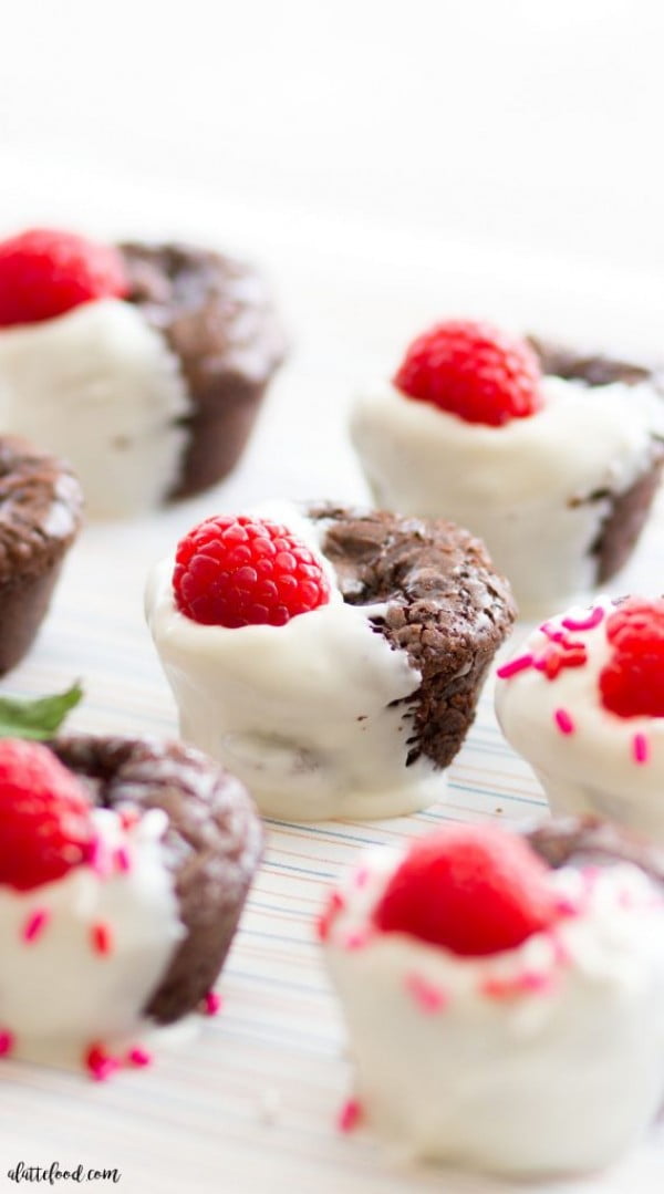 White Chocolate Raspberry Brownie Bites - A Latte Food #romantic #recipe #dessert