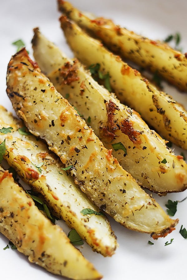 Baked Garlic Parmesan Potato Wedges #superbowlparty #snacks #recipe
