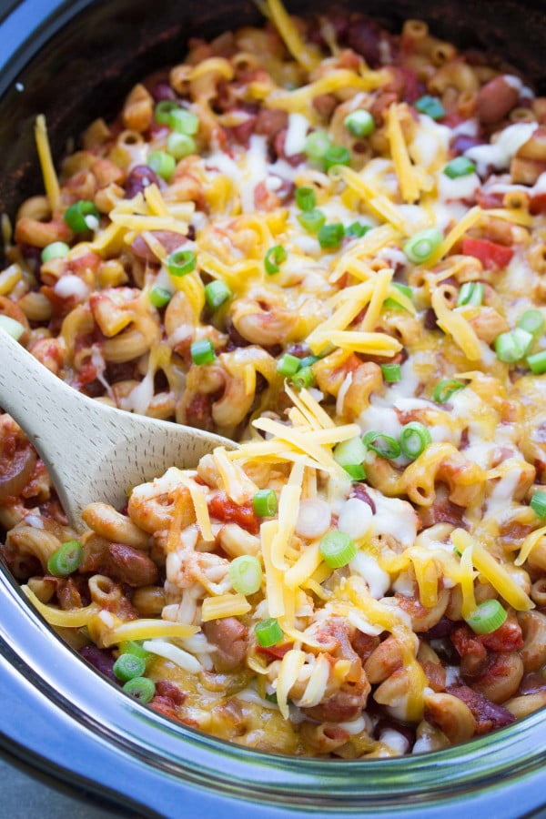 Slow Cooker Vegetarian Chili Mac #vegetarian #crockpot #dinner #recipe