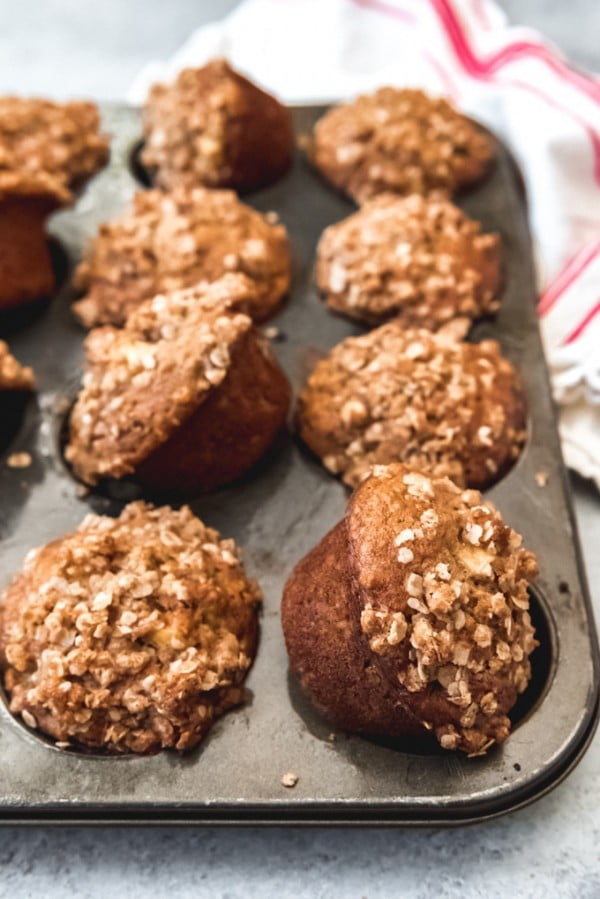 Easy Apple Oatmeal Muffins #apples #food #dessert #snack #recipe
