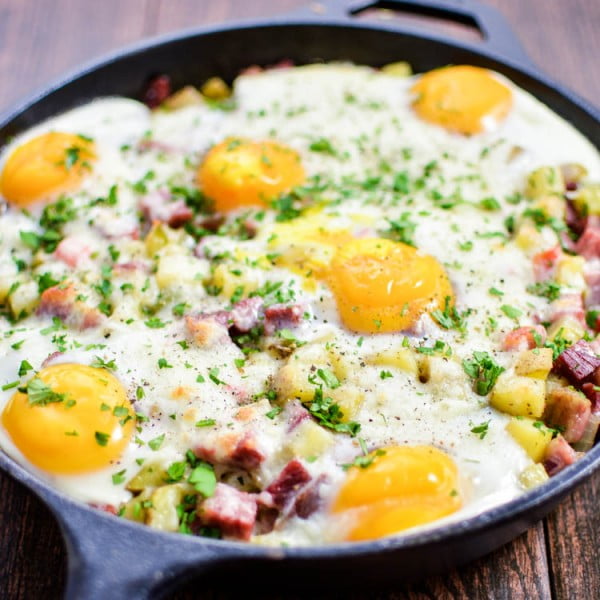 Corned Beef Hash Baked Eggs #recipe #eggs #breakfast