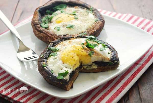Eggs Baked in Portobello Mushrooms #recipe #eggs #breakfast
