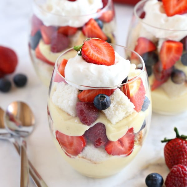 Vanilla Bean Angel Food Cake Trifles with Fresh Berries #berries #dessert #recipe