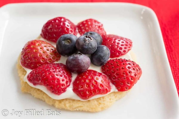 Low Carb, Grain Free, THM S #berries #dessert #recipe