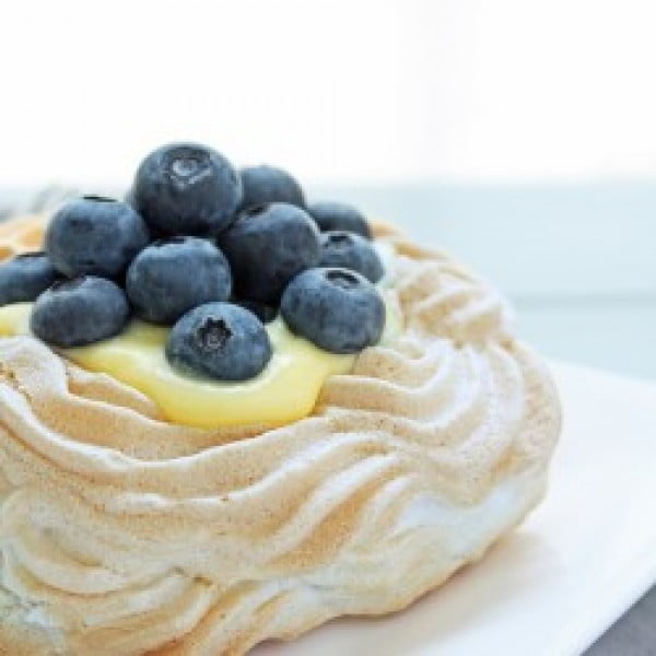 Sugar Free Berry & Lemon Curd Pavlovas #berries #dessert #recipe