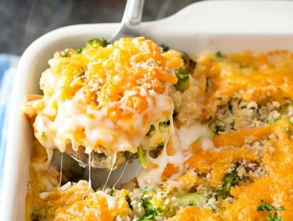 Cheesy Quinoa and Sausage Broccoli Casserole #recipe #broccoli #dinner #food