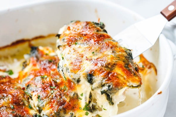 Spinach Chicken Casserole with Cream Cheese and Mozzarella #recipe #casserole #dinner