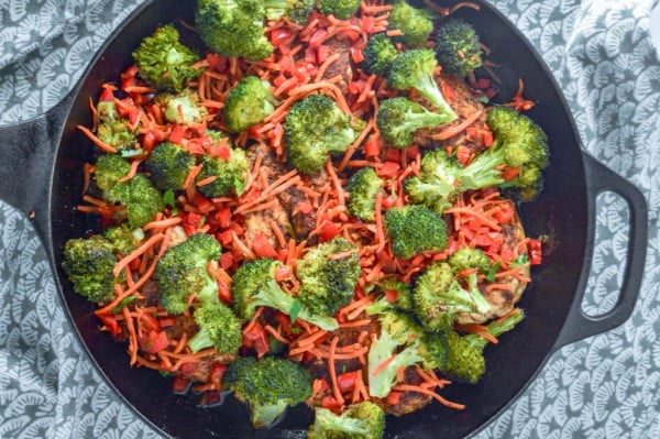 Cast Iron Chicken, Broccoli and Carrots #recipe #food #dinner #castironskillet
