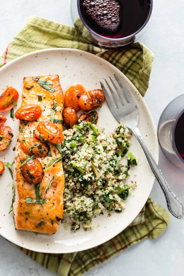 Cast Iron Skillet Seared Salmon #recipe #food #dinner #castironskillet