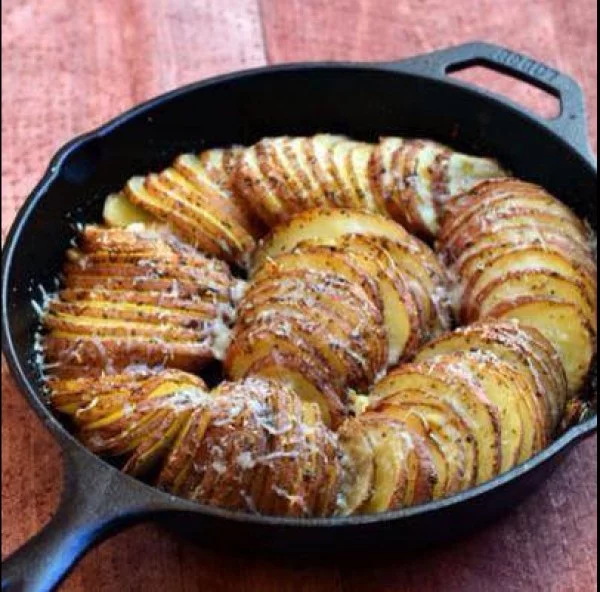 Cast Iron Potatoes by Judy O #recipe #food #dinner #castironskillet