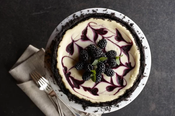 Swirled Blackberry Cheesecake #dessert #cheesecake #recipe