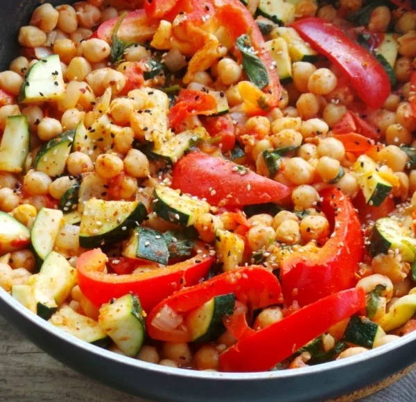 15 Minute Mediterranean Chickpea Stew #chickpea #healthy #dinner