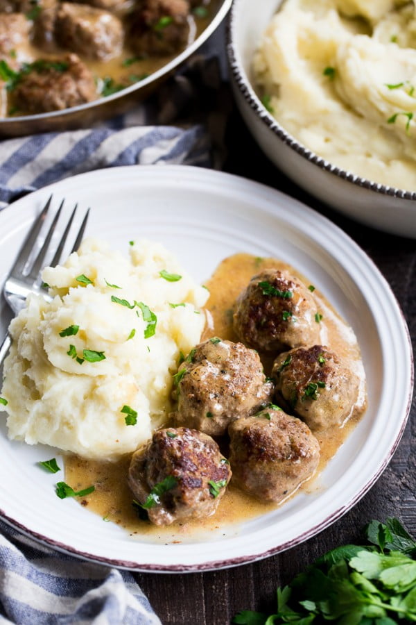 Paleo Swedish Meatballs with Mashed Potatoes {Whole30} #comfortfood #food #dinner #recipe