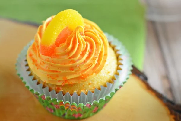 Peach Cupcakes- An Easy Homemade Cupcake Recipe #cupcakes #dessert #snack #food #recipe