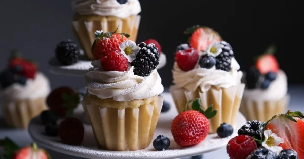 Vegan Vanilla Cupcakes with Fresh Berries #cupcakes #dessert #snack #food #recipe