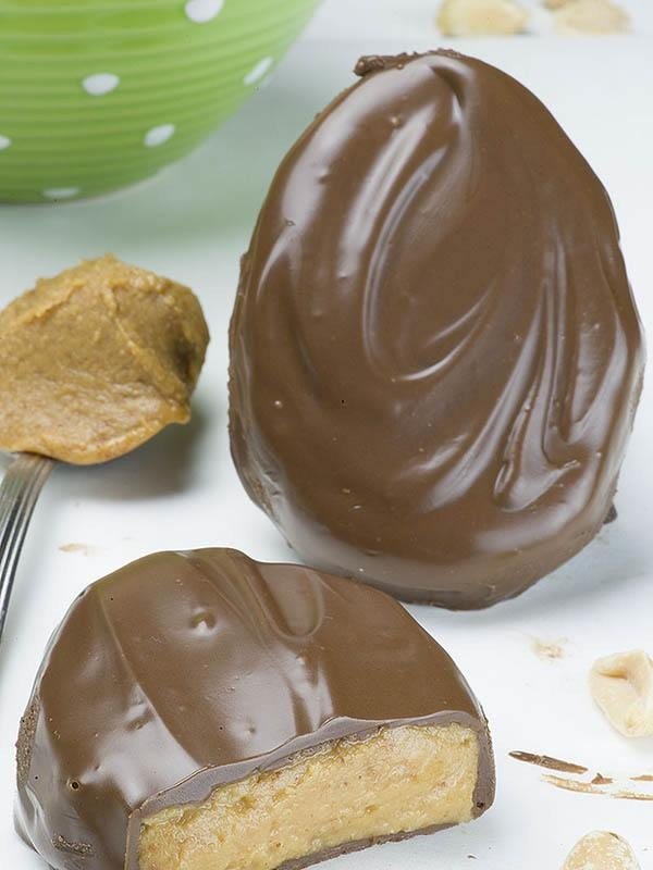 Homemade Chocolate Peanut Butter Eggs #easter #dessert #food #recipe