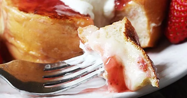 Strawberry Cheesecake Stuffed French Toast #breakfast #frenchtoast #recipe