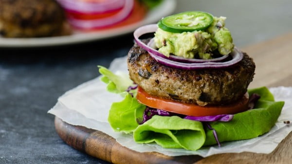 Paleo Turkey Burgers with Guacamole (Keto, Whole30, Low Carb) #burgers #healthy #recipe #lunch #dinner