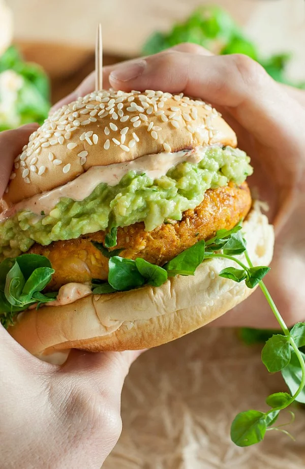 Chipotle Pumpkin Veggie Burgers #burgers #healthy #recipe #lunch #dinner