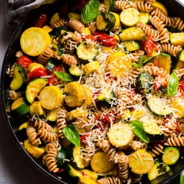 Pasta with Zucchini and Tomatoes #zucchini #healthy #recipe #dinner