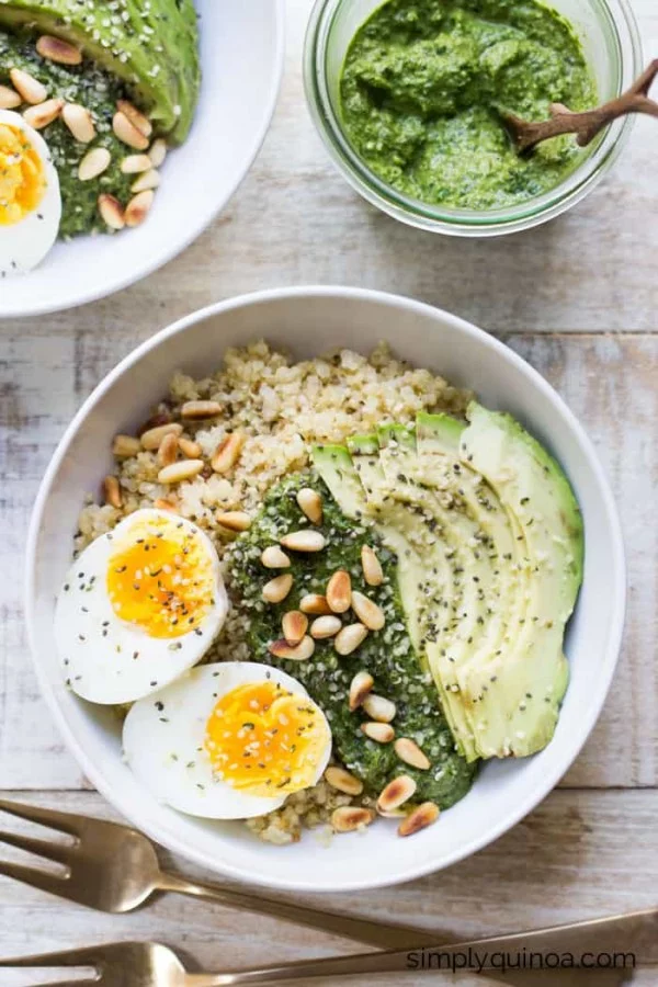 Savory Pesto Quinoa Breakfast Bowls #quinoa #healthy #dinner #recipe