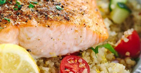 Mediterranean Spiced Salmon and Vegetable Quinoa #quinoa #healthy #dinner #recipe