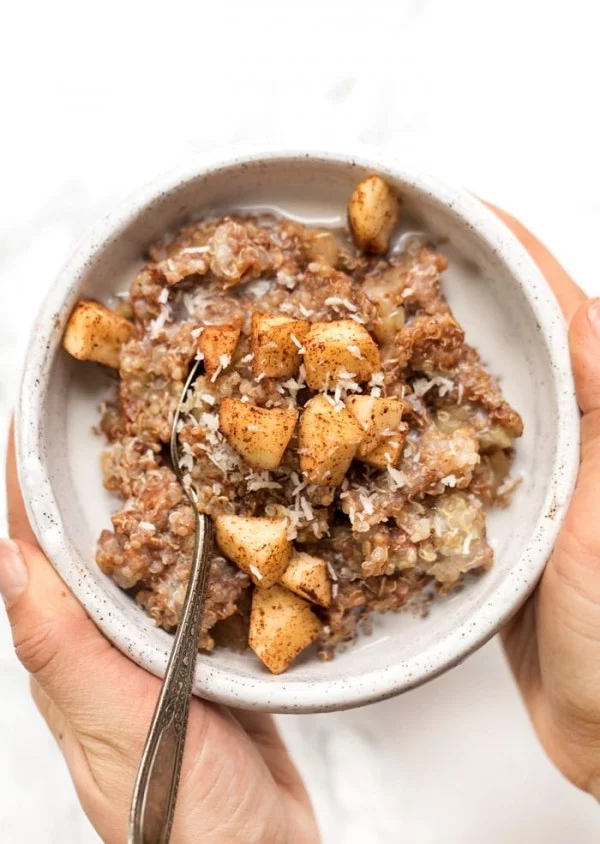 Cinnamon Apple Breakfast Quinoa #quinoa #healthy #dinner #recipe