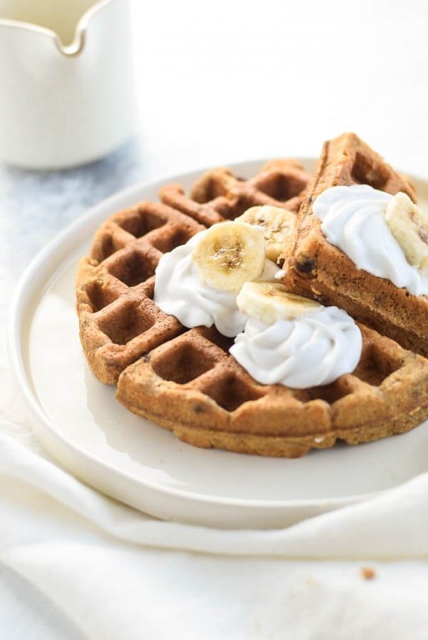 Flourless 4 Ingredient Banana Waffles #banana #recipe #snack #dessert