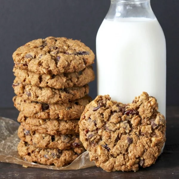 Big and Chewy Oatmeal Cookies #cookies #snacks #dessert #food #recipe